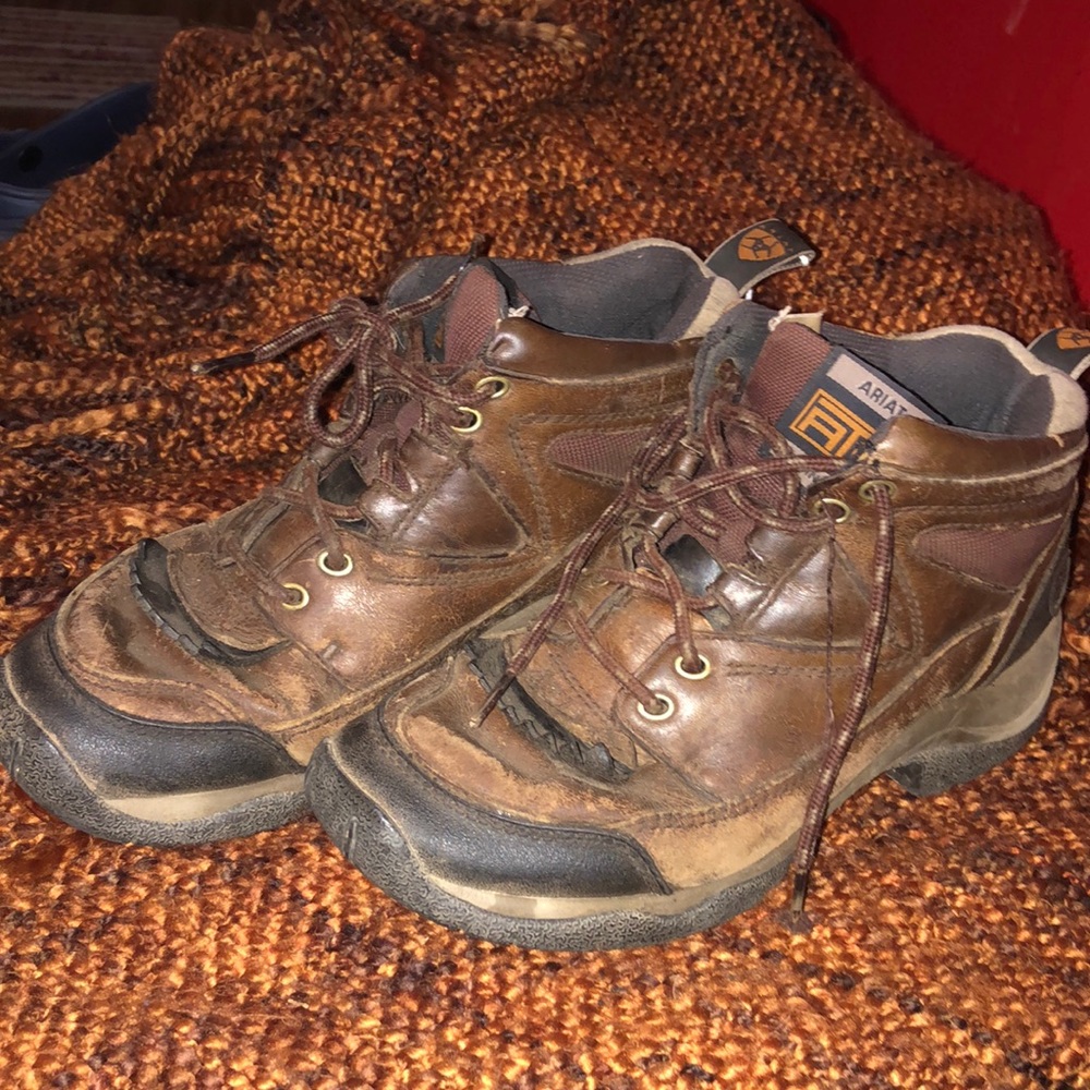 Ariat Terrains size 6.5